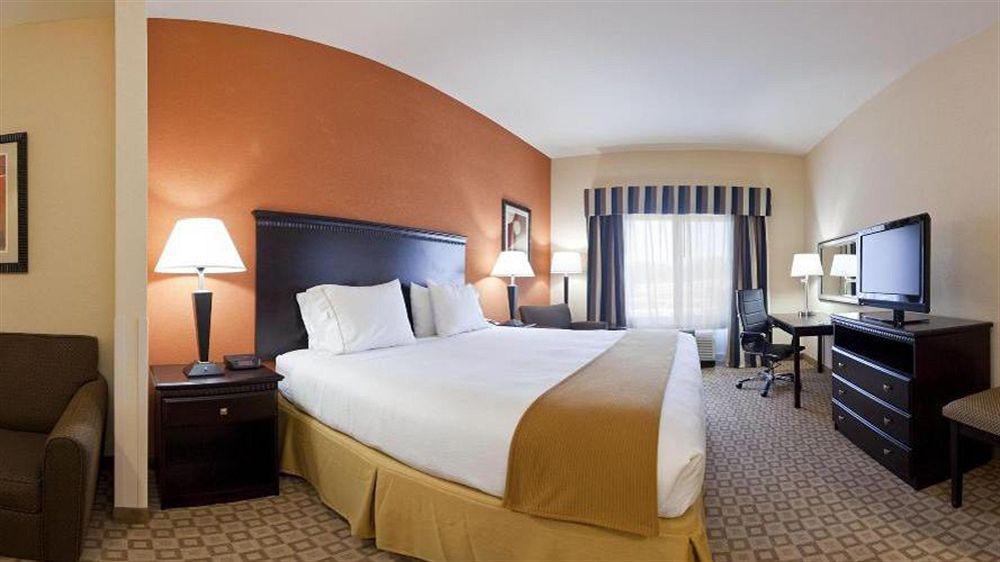 Holiday Inn Express Hotel & Suites Talladega By Ihg Exterior foto