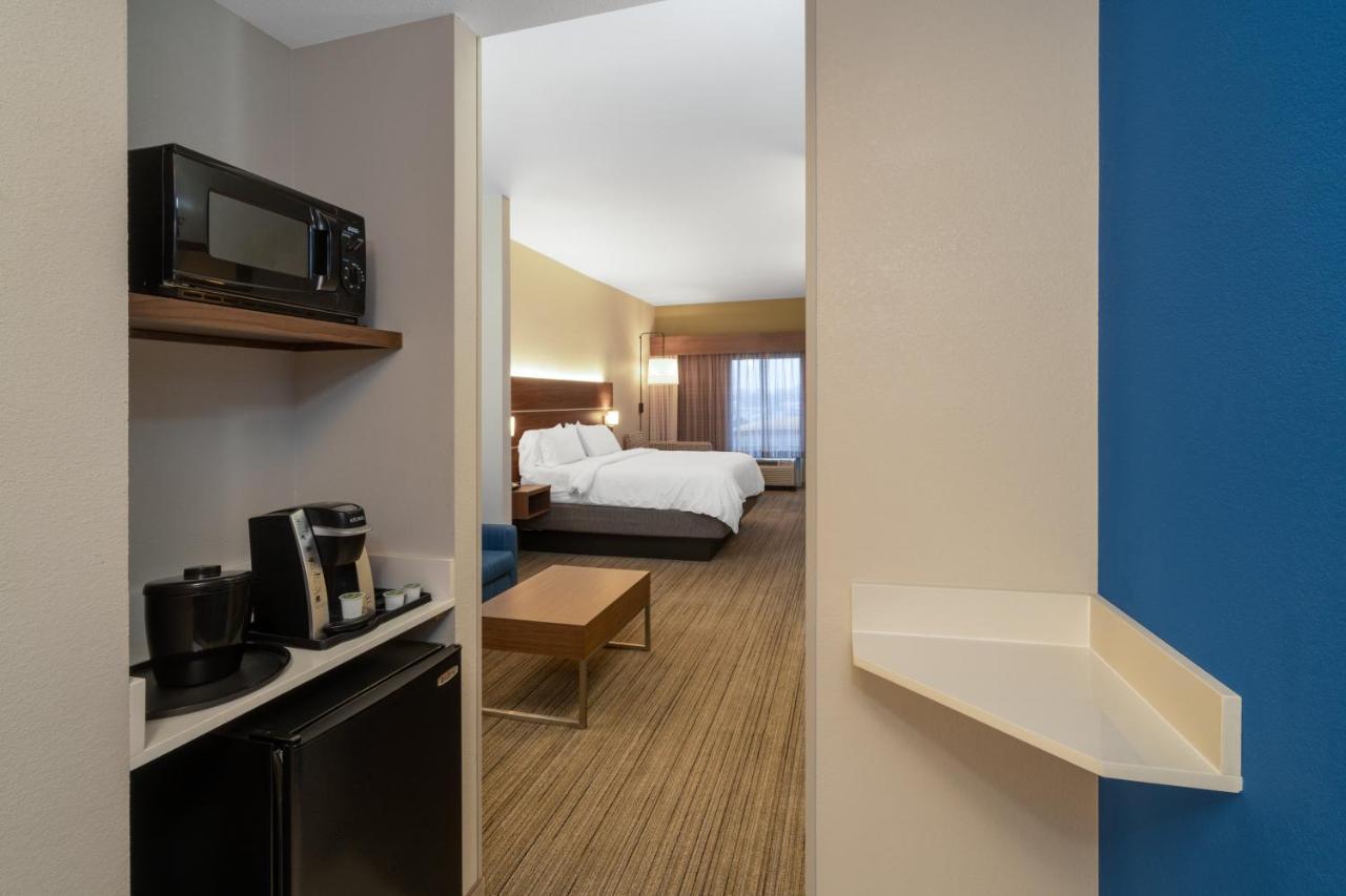 Holiday Inn Express Hotel & Suites Talladega By Ihg Exterior foto