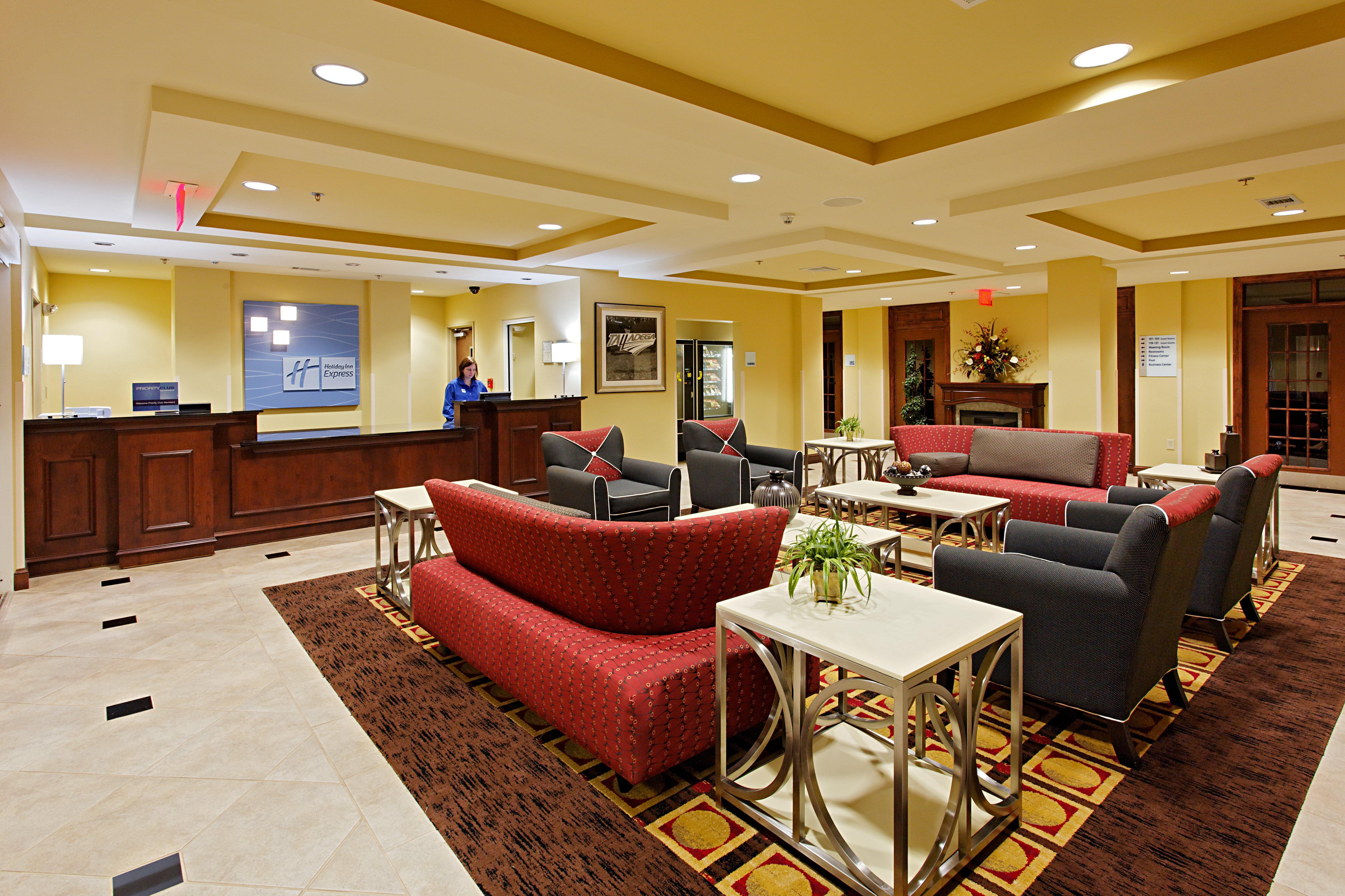 Holiday Inn Express Hotel & Suites Talladega By Ihg Exterior foto
