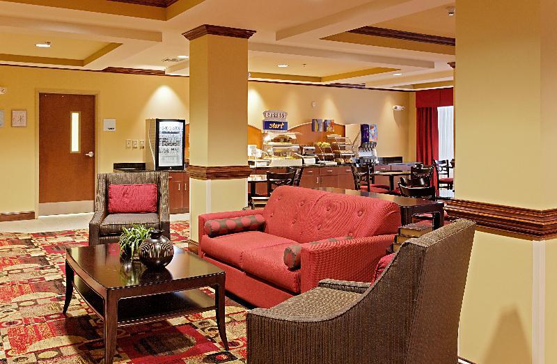 Holiday Inn Express Hotel & Suites Talladega By Ihg Exterior foto